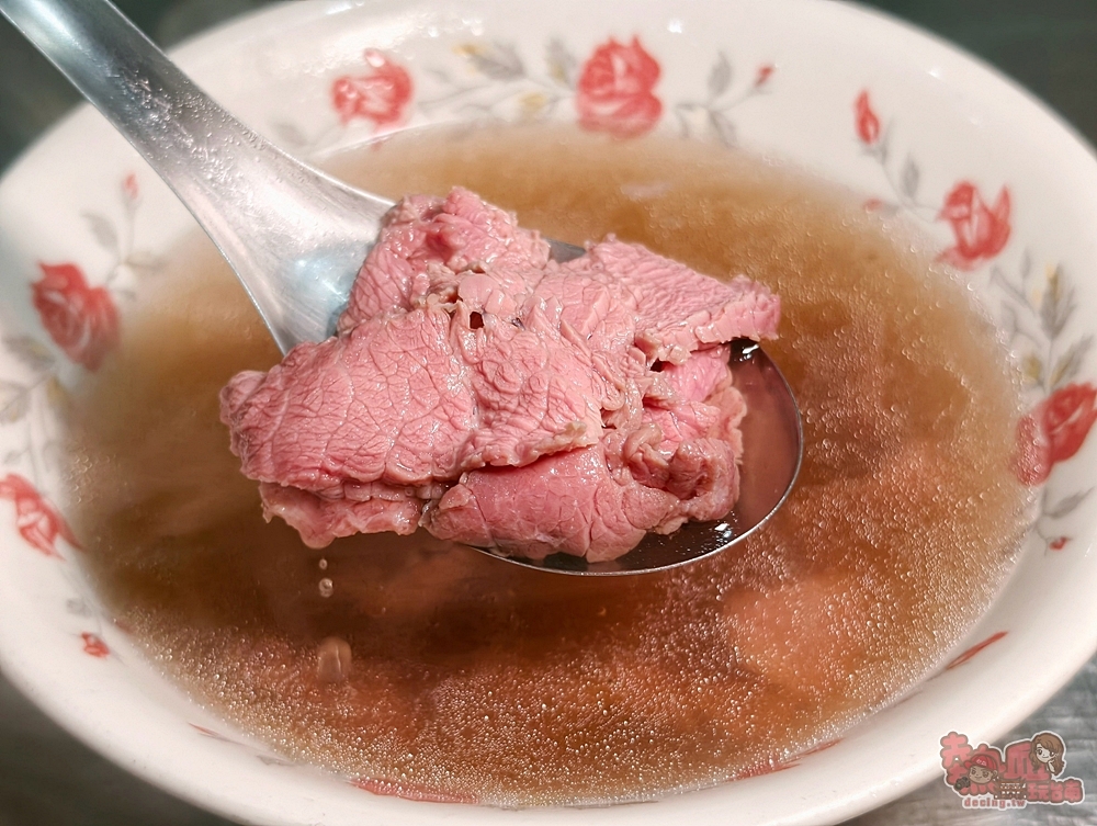 【台南美食】新鮮牛肉湯(東門店):低調的必比登推薦牛肉湯,湯頭清甜牛肉嫩口,還送肉燥飯+油豆腐~ 【台南美食】新鮮牛肉湯(東門店):低調的必比登推薦牛肉湯,湯頭清甜牛肉嫩口,還送肉燥飯+油豆腐~