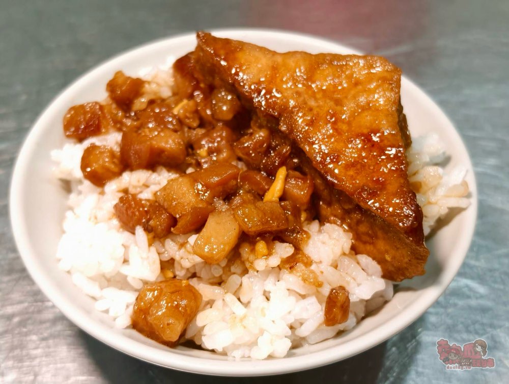 【台南美食】新鮮牛肉湯(東門店):低調的必比登推薦牛肉湯,湯頭清甜牛肉嫩口,還送肉燥飯+油豆腐~ 【台南美食】新鮮牛肉湯(東門店):低調的必比登推薦牛肉湯,湯頭清甜牛肉嫩口,還送肉燥飯+油豆腐~