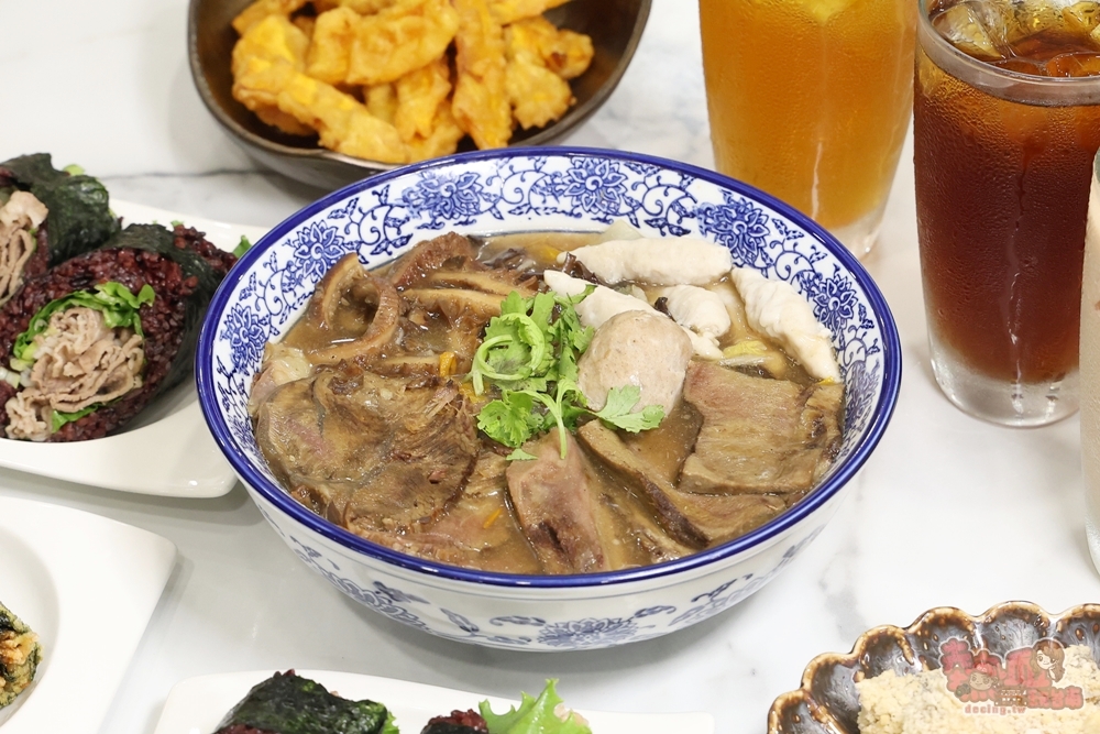 【台南美食】卷麵:福樓旗下新品牌,老總舖師的手路菜,古早味羹麵尬牛腱/牛舌/牛肚澎派上桌~ 【台南美食】卷麵:福樓旗下新品牌,老總舖師的手路菜,古早味羹麵尬牛腱/牛舌/牛肚澎派上桌~