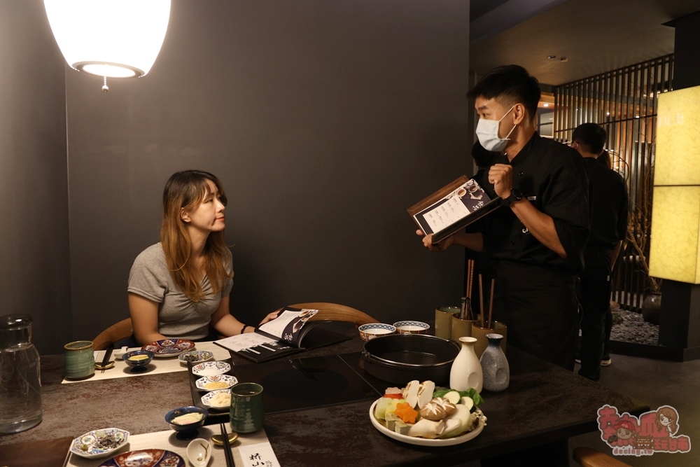【台南美食】橋山.鵲邸 壽喜燒專門店:日本東京百年壽喜燒店進駐台南,全程桌邊服務,一次吃到關東+關西吃法~ 【台南美食】橋山.鵲邸 壽喜燒專門店:日本東京百年壽喜燒店進駐台南,全程桌邊服務,一次吃到關東+關西吃法~