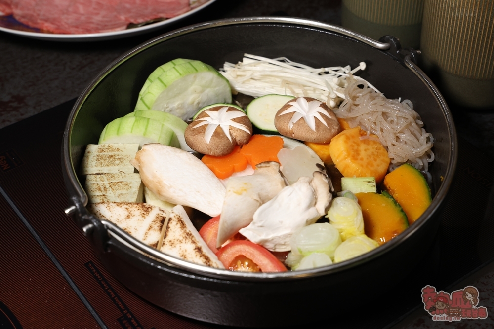 【台南美食】橋山.鵲邸 壽喜燒專門店:日本東京百年壽喜燒店進駐台南,全程桌邊服務,一次吃到關東+關西吃法~ 【台南美食】橋山.鵲邸 壽喜燒專門店:日本東京百年壽喜燒店進駐台南,全程桌邊服務,一次吃到關東+關西吃法~