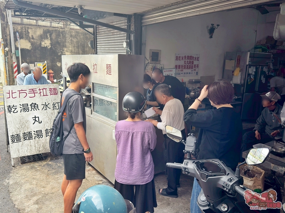 【台南美食】北方手拉麵:開南街隱藏版手工拉麵,早上七點就開賣,秒殺滷味內行人都先預訂~ 【台南美食】北方手拉麵:開南街隱藏版手工拉麵,早上七點就開賣,秒殺滷味內行人都先預訂~