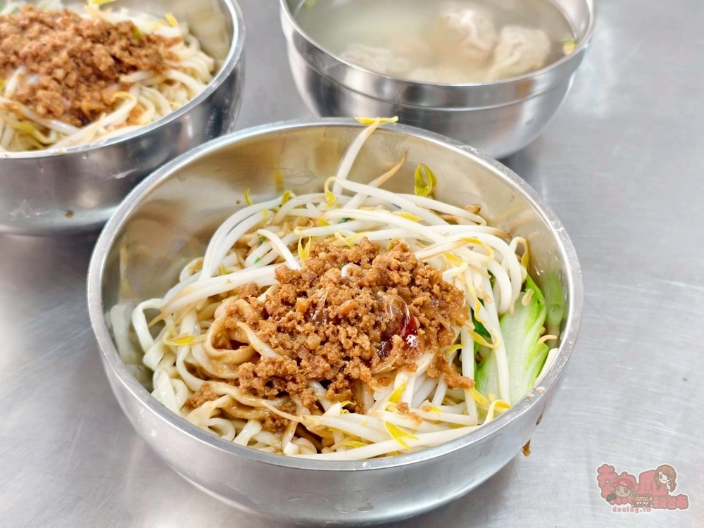 【台南美食】北方手拉麵:開南街隱藏版手工拉麵,早上七點就開賣,秒殺滷味內行人都先預訂~ 【台南美食】北方手拉麵:開南街隱藏版手工拉麵,早上七點就開賣,秒殺滷味內行人都先預訂~