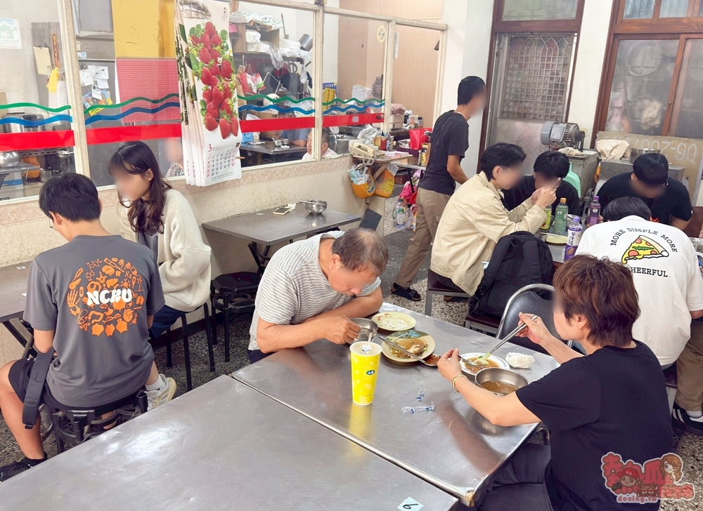 【台南美食】北方手拉麵:開南街隱藏版手工拉麵,早上七點就開賣,秒殺滷味內行人都先預訂~ 【台南美食】北方手拉麵:開南街隱藏版手工拉麵,早上七點就開賣,秒殺滷味內行人都先預訂~